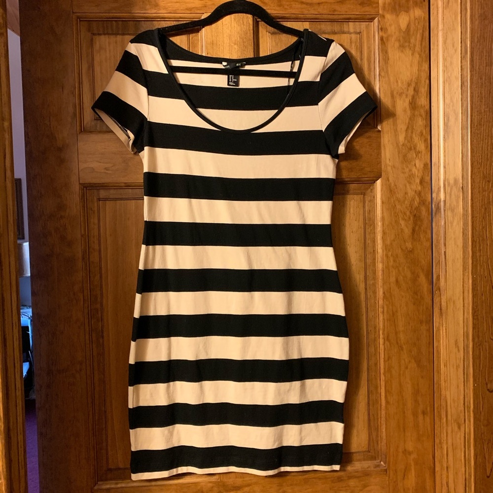 NWOT H&M tee shirt dress
